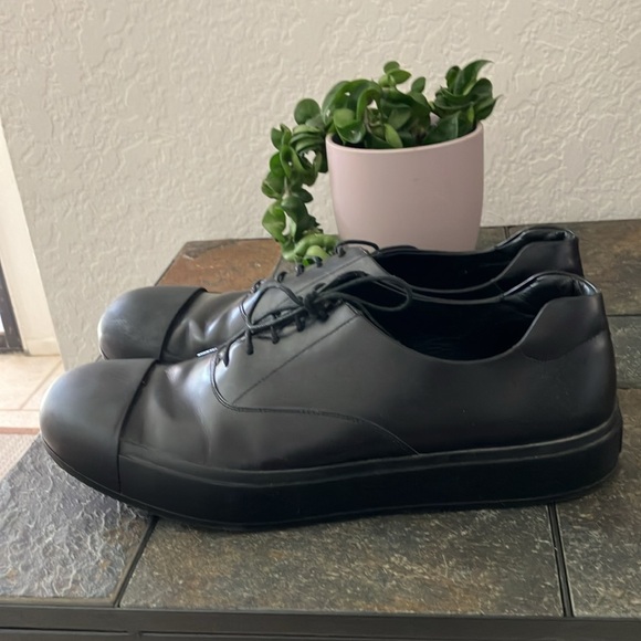 Prada Mens Lace Up Black Leather Rubber Toe Shoe Prada Size 10 like new - Picture 3 of 9